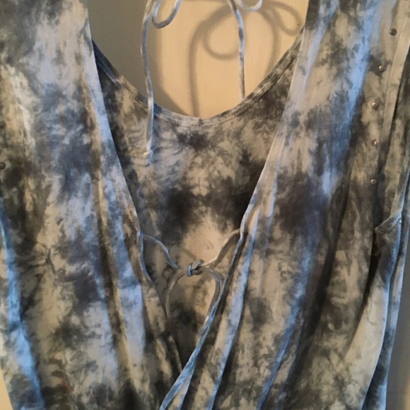 Billabong tyedye top w/open tie back & tiny alum. stud trim around armholes. Lg. - Picture 6 of 9
